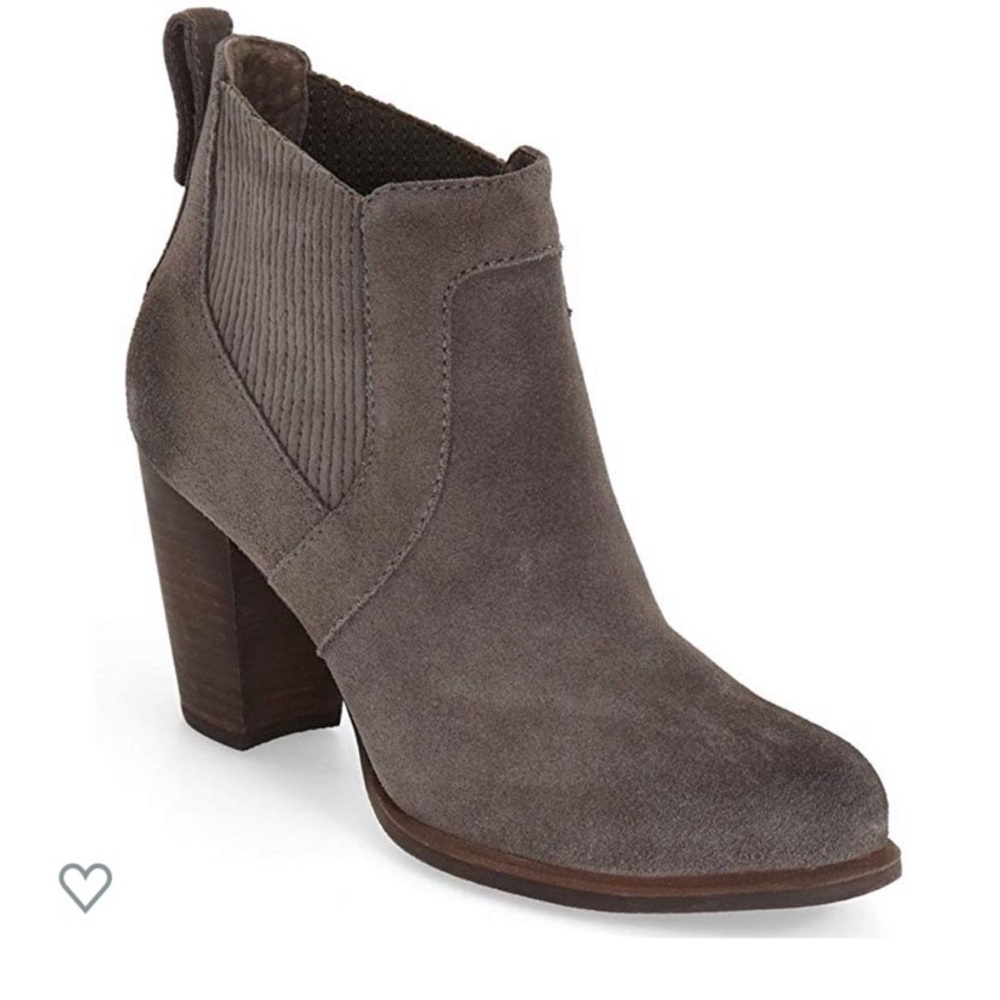 NWOT UGG Women's Cobie II Boot